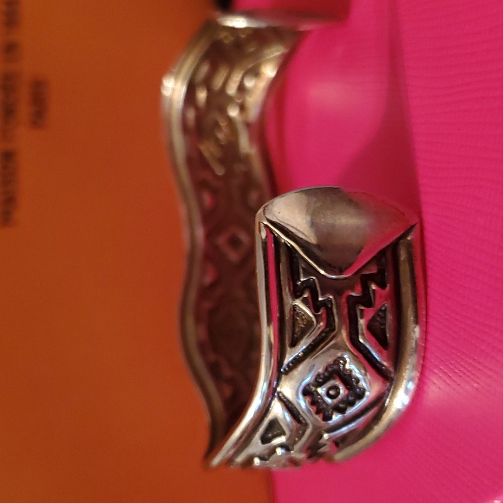Open bangle. - Picture 2 of 3